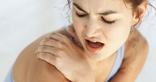 Жуткая боль в плечевом суставе: причины, чем лечить, что делать, отзывы
