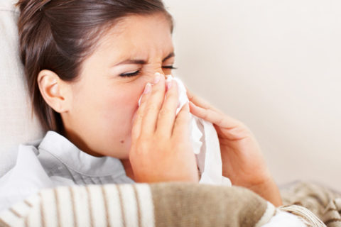 Чихание – первый признак простуды