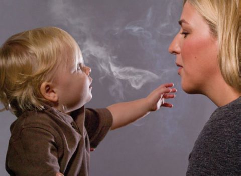 Дети, подверженные пассивному курению, рано сталкиваются с бронхолегочной патологией