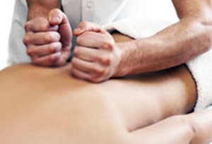 Дренажный массаж способствует отхождению мокроты