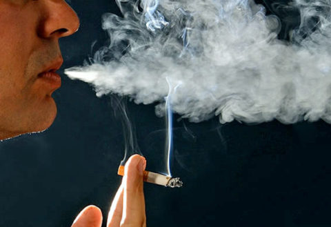 Курение может быть причиной хронического кашля, который скрывает признаки пневмонии