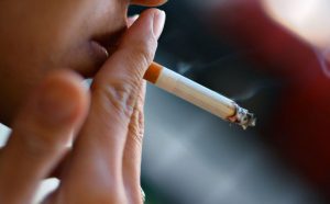 Влияет ли курение на суставы?