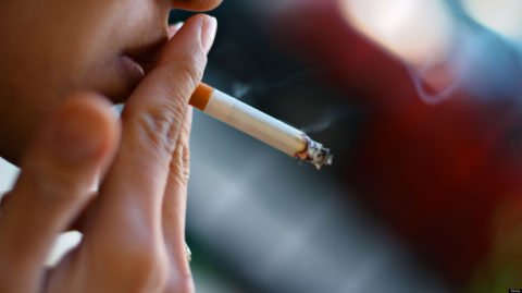 Курильщики сталкиваются с фиброзом чаще, чем лица, не имеющие никотиновой зависимости.