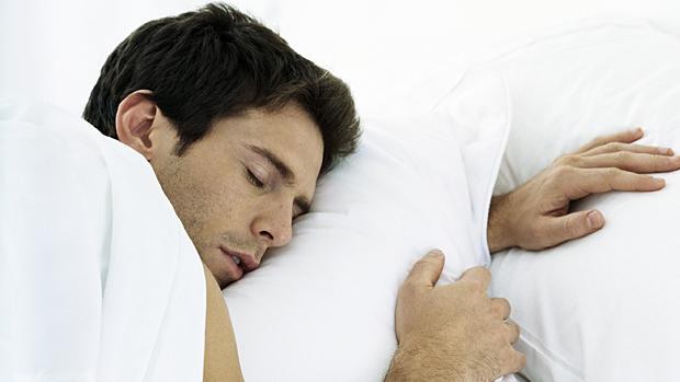 Причины потливости ночью во время сна и методы устранения симптома