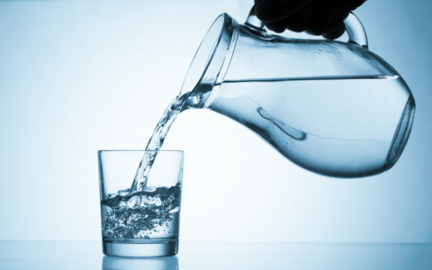 Пациенту следует выпить большое количество жидкости для обеспечения процесса потоотделения.