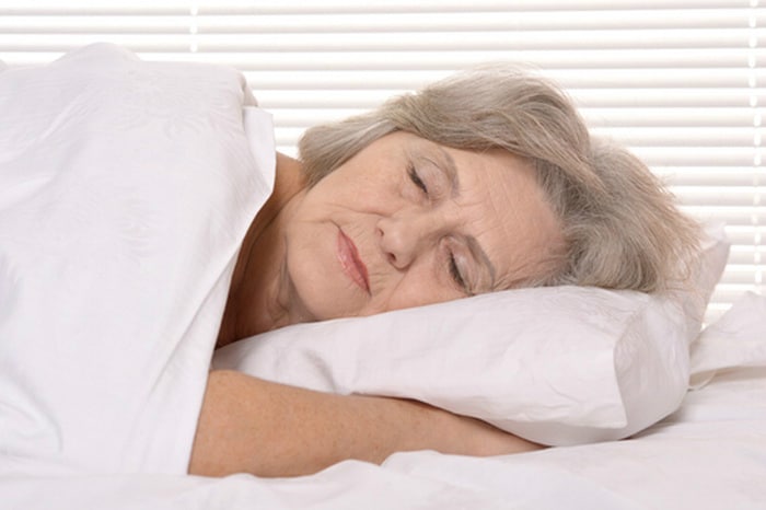 Сон пожилой женщины