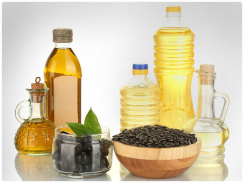 Растительное масло – простое и полезное средство для приготовления компресса.
