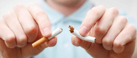 Во время лечения переломов следует отказаться от курения, так как никотин «убивает» Ca